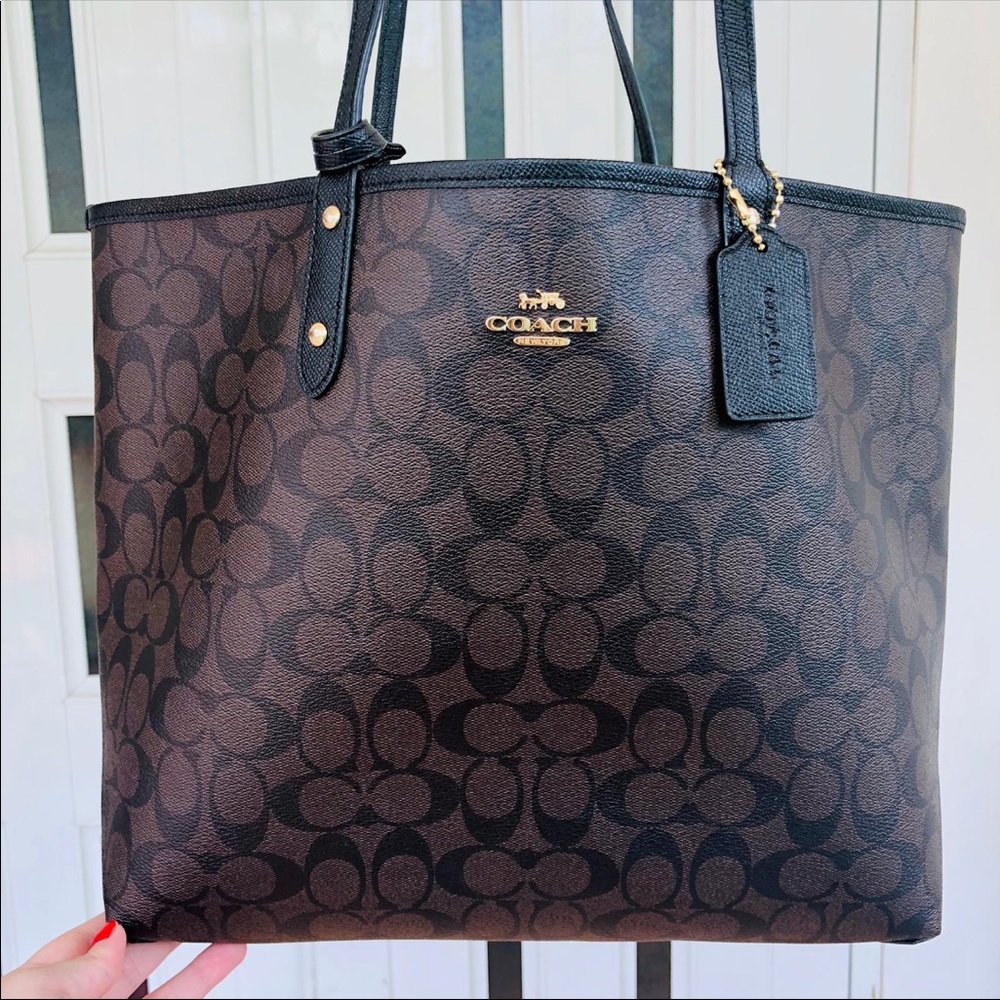 Coach Reversible City Tote New without tag